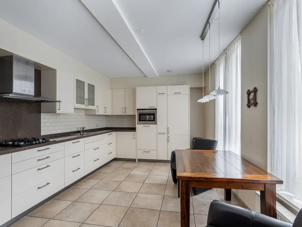 Choorstraat 37B, MONSTER