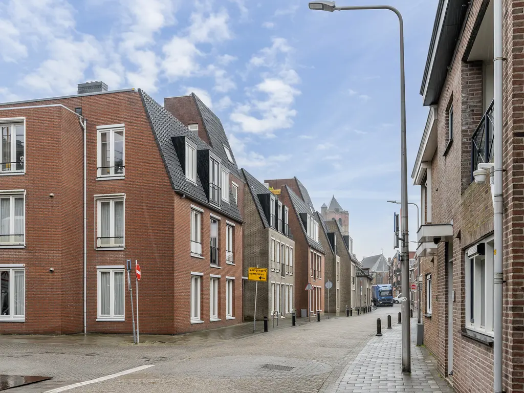 Choorstraat 37B, MONSTER