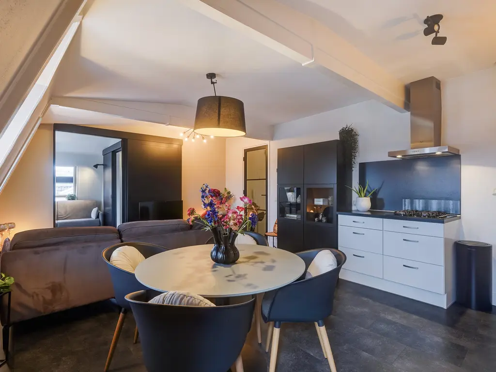 Havenstraat 18ap13, MONSTER