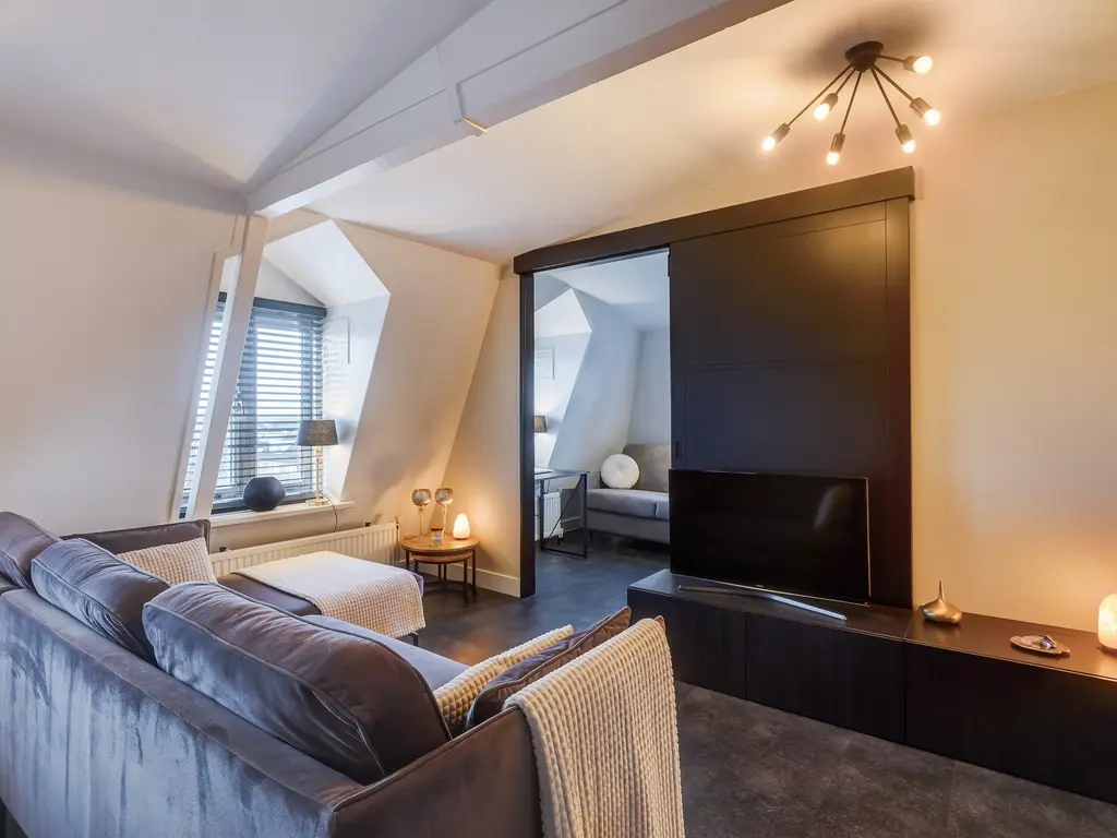 Havenstraat 18ap13, MONSTER