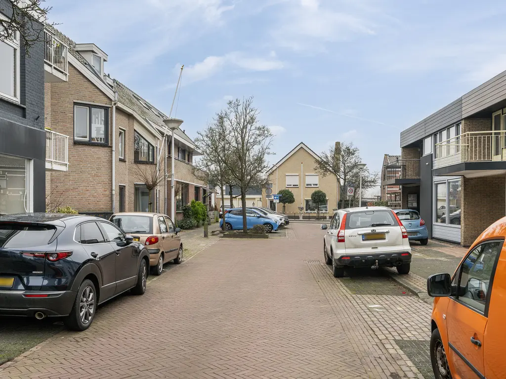 Pieter Heusstraat 26, 'S-GRAVENZANDE