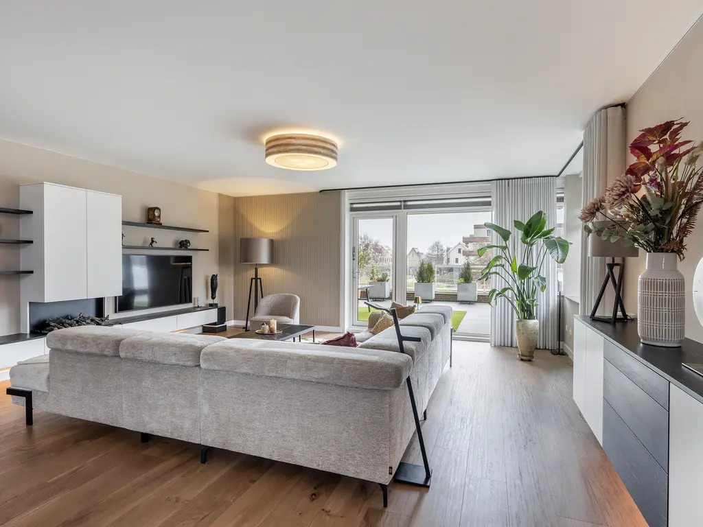 Raad van Europastraat 43, 'S-GRAVENZANDE