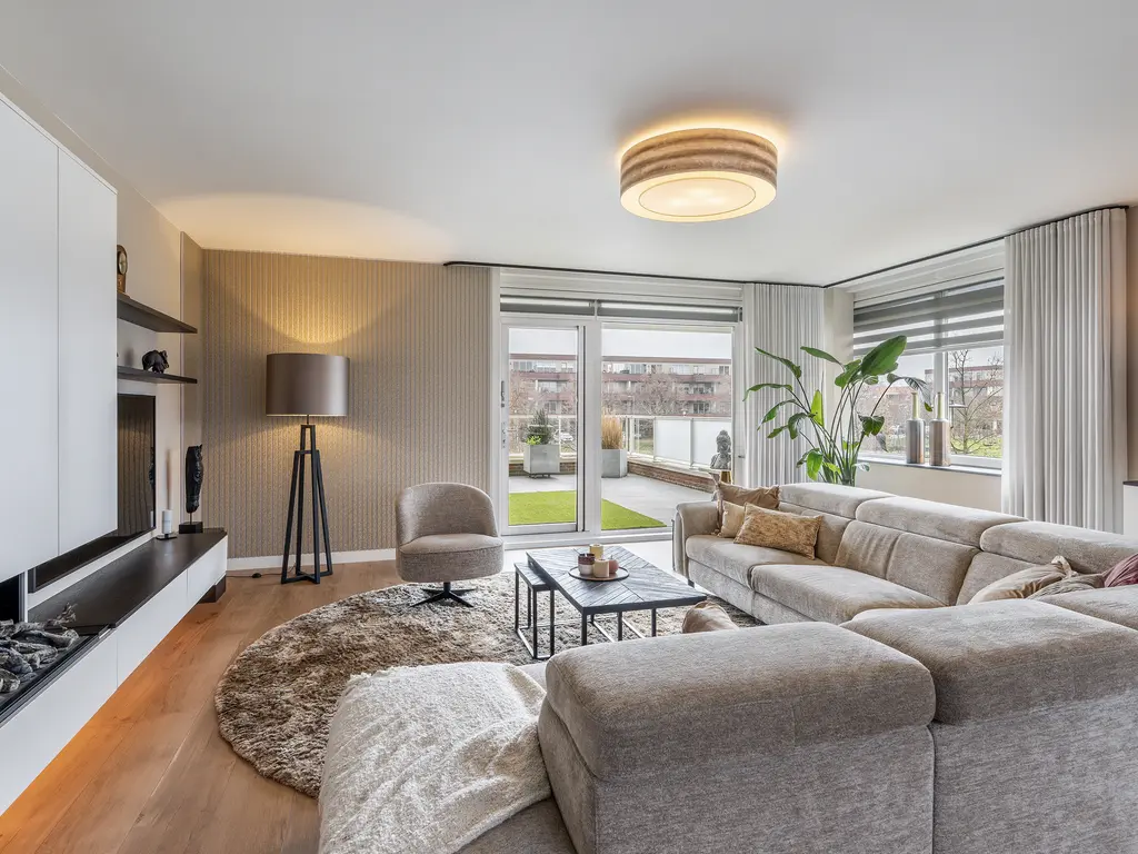 Raad van Europastraat 43, 'S-GRAVENZANDE