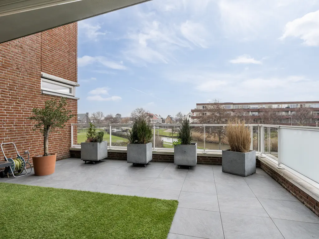 Raad van Europastraat 43, 'S-GRAVENZANDE