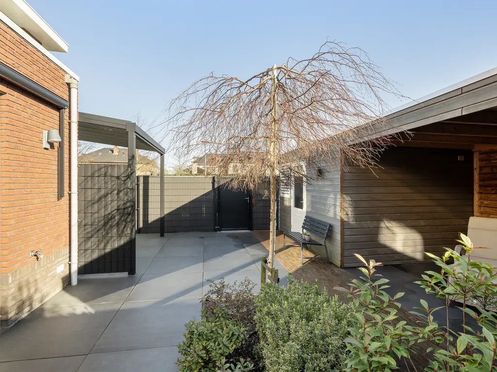 Fossastraat 1, NAALDWIJK