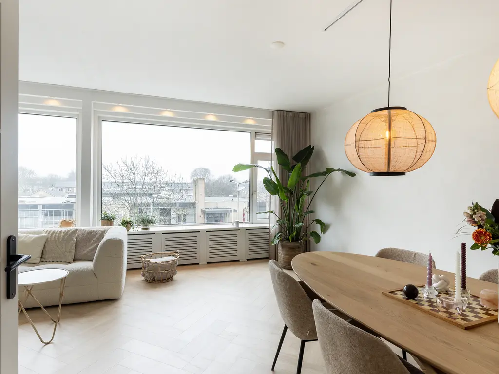 Koningin Julianaweg 124, 'S-GRAVENZANDE