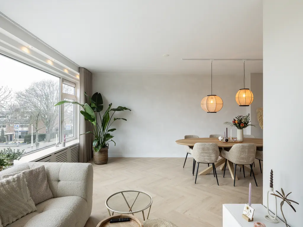 Koningin Julianaweg 124, 'S-GRAVENZANDE