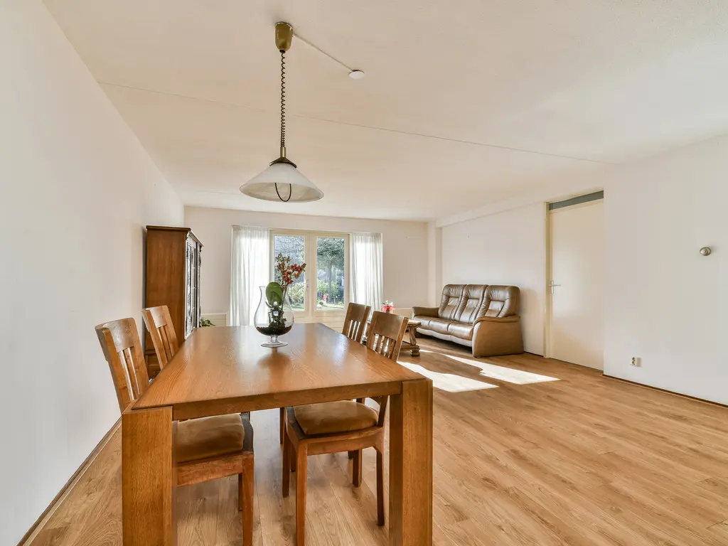 Burgemeester Elsenpark 8, NAALDWIJK