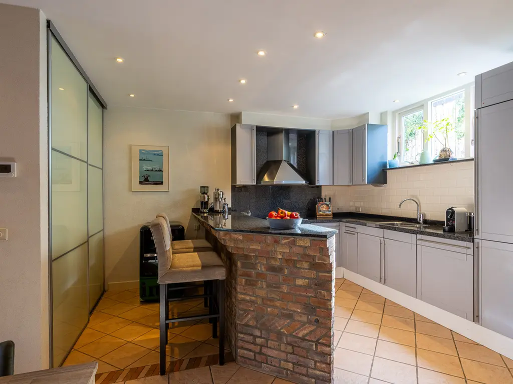 's-Gravenzandseweg 141, NAALDWIJK