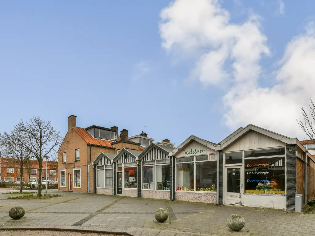 Larixlaan 2, Monster