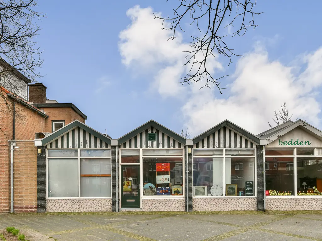 Larixlaan 2, Monster