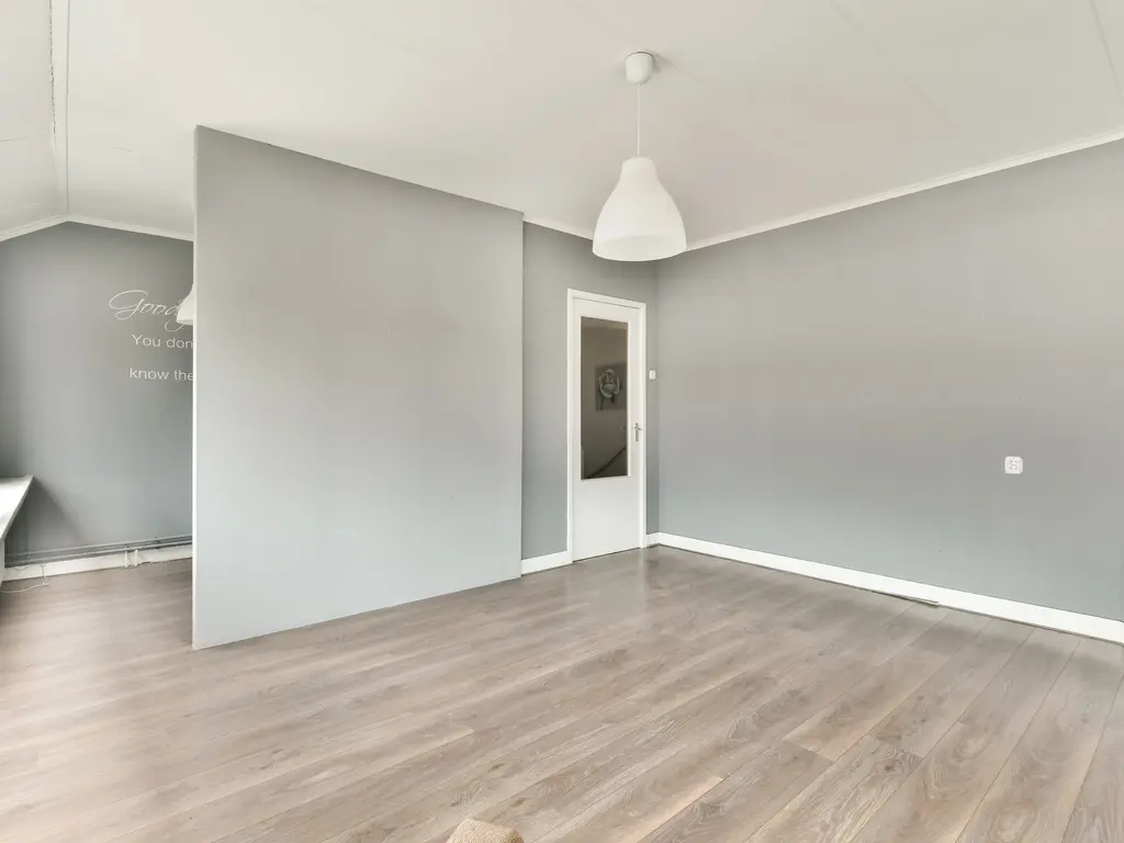 Larixlaan 2, Monster