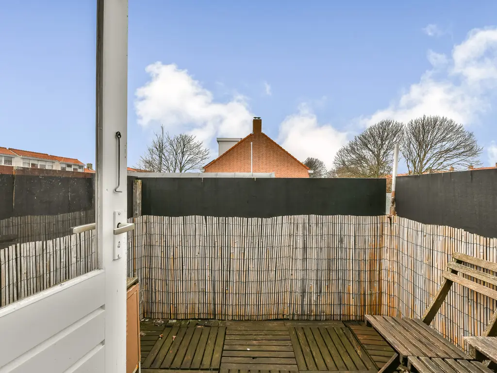 Larixlaan 2, Monster