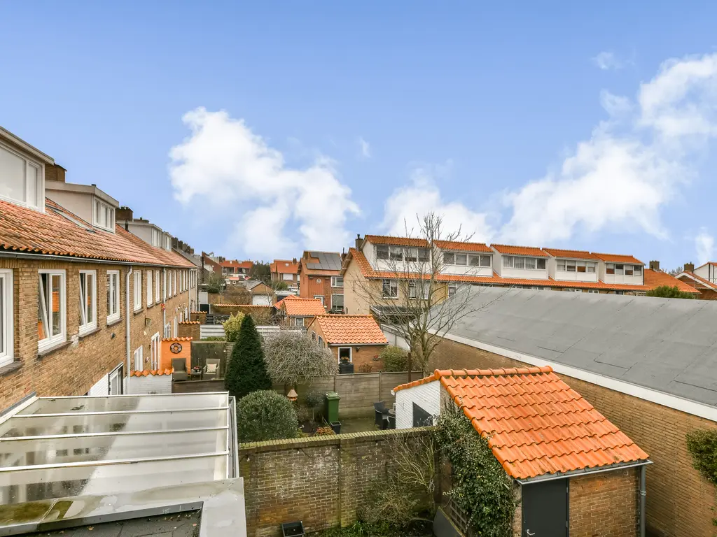 Larixlaan 2, Monster