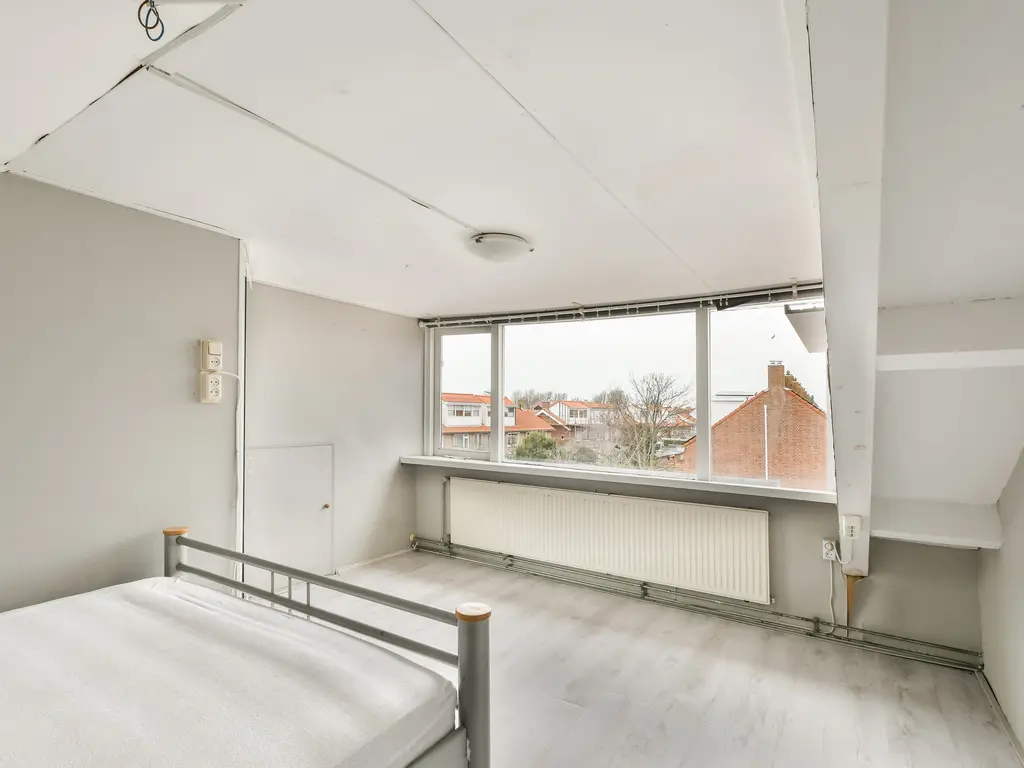 Larixlaan 2, Monster