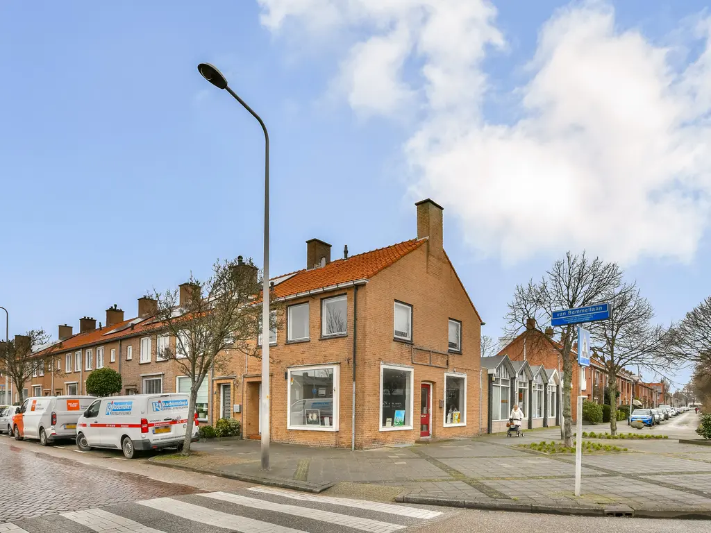 Larixlaan 2, Monster