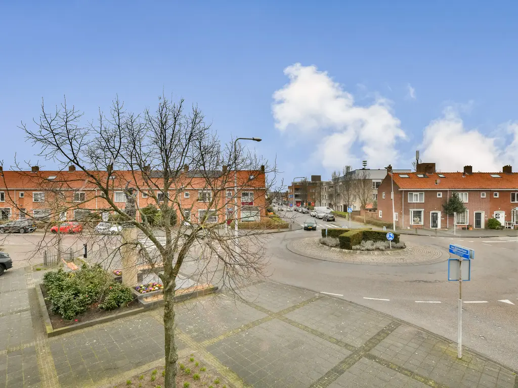 Larixlaan 2, Monster