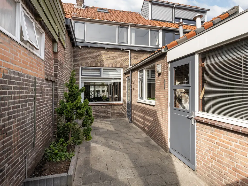 Mr. de Fremerystraat 3, 'S-GRAVENZANDE