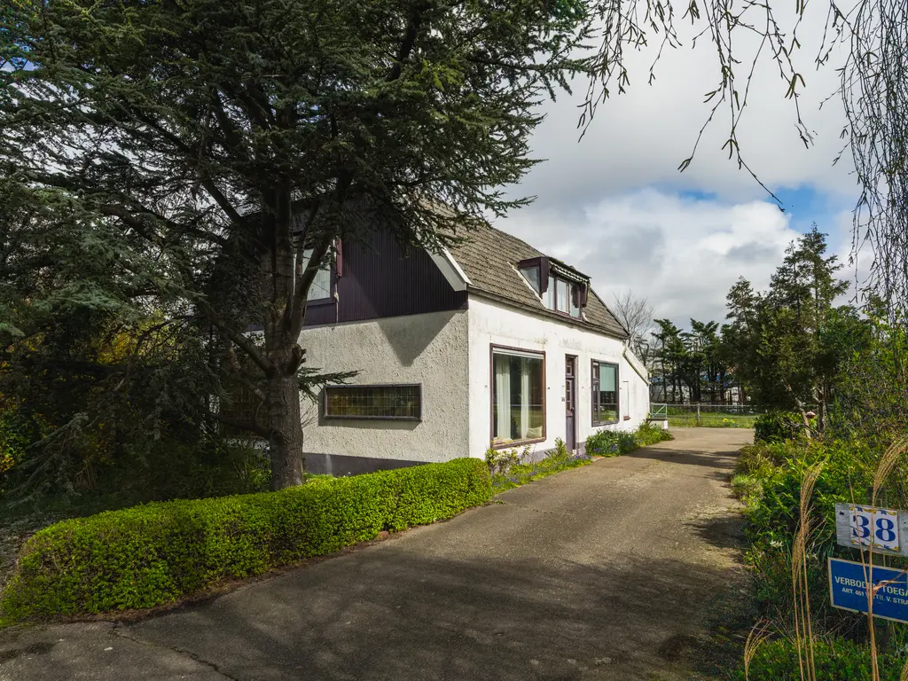 Heenweg 38, 'S-GRAVENZANDE