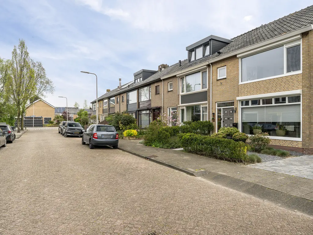 Gerberastraat 13, 'S-GRAVENZANDE