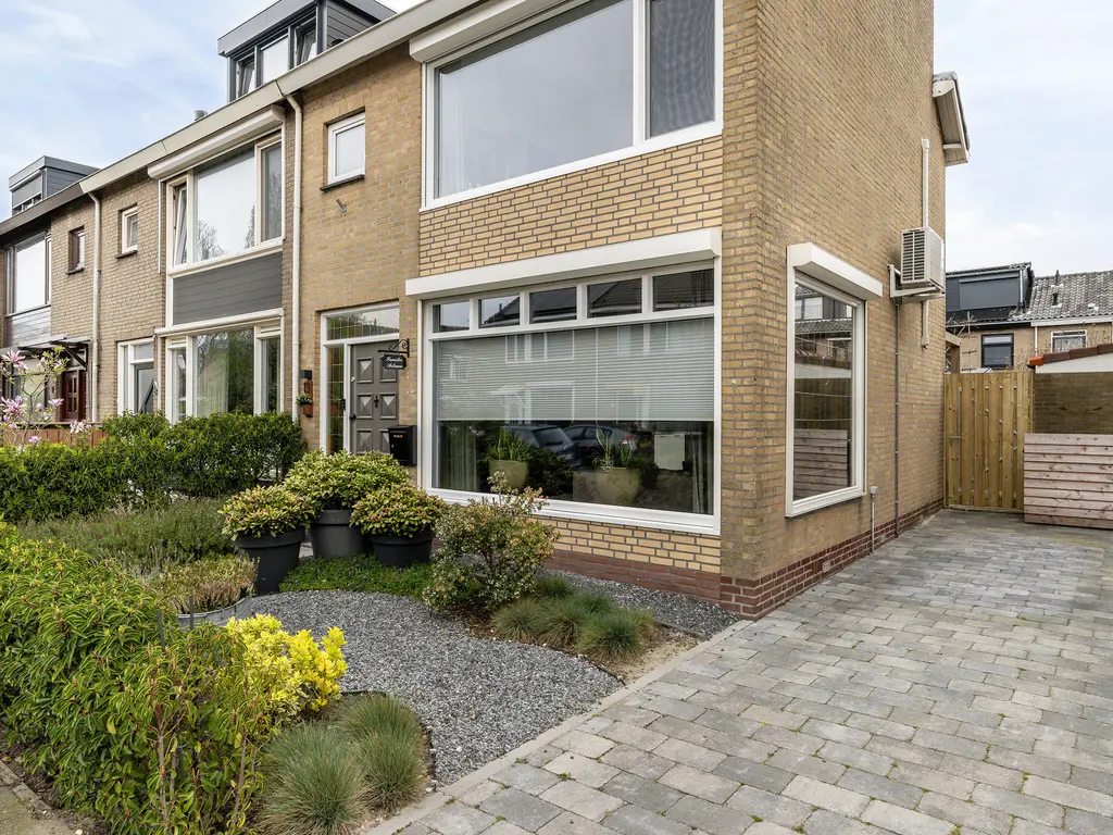 Gerberastraat 13, 'S-GRAVENZANDE