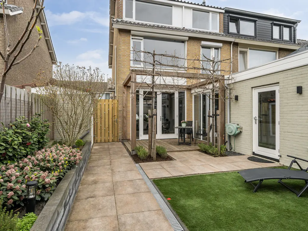 Gerberastraat 13, 'S-GRAVENZANDE