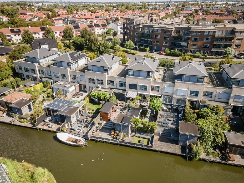 Golfslag 53, MONSTER