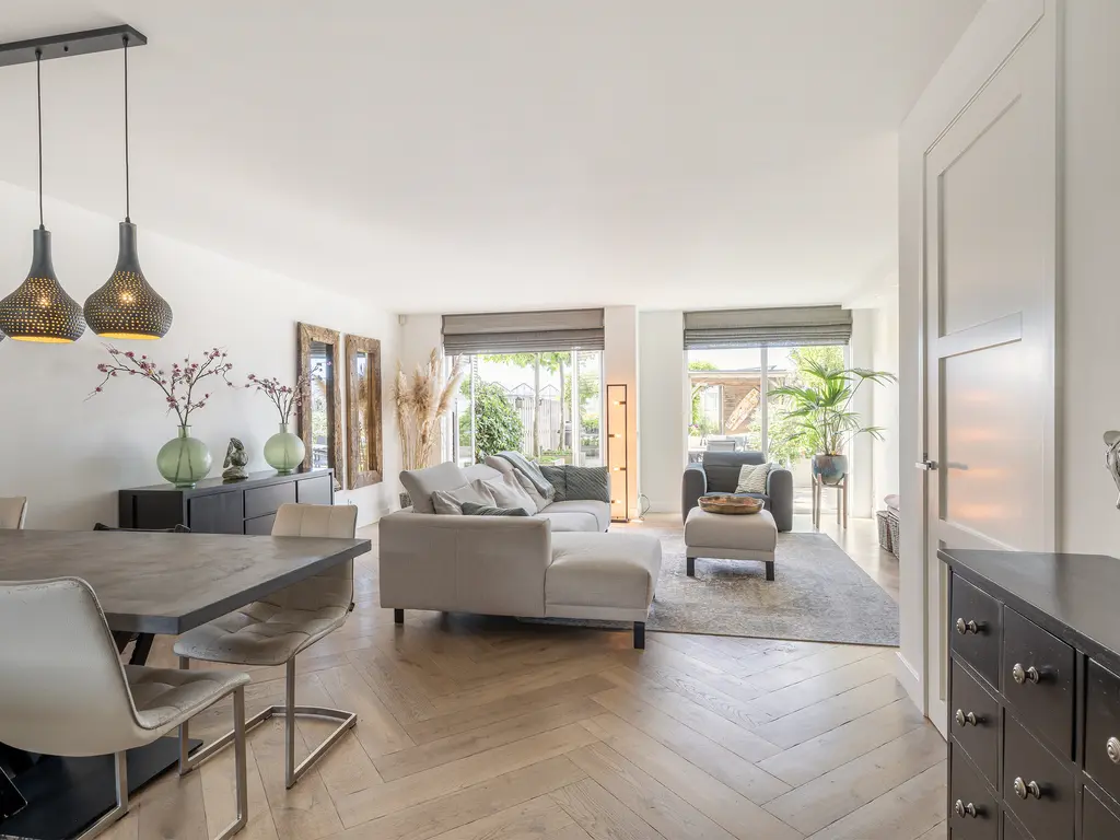 Golfslag 53, MONSTER