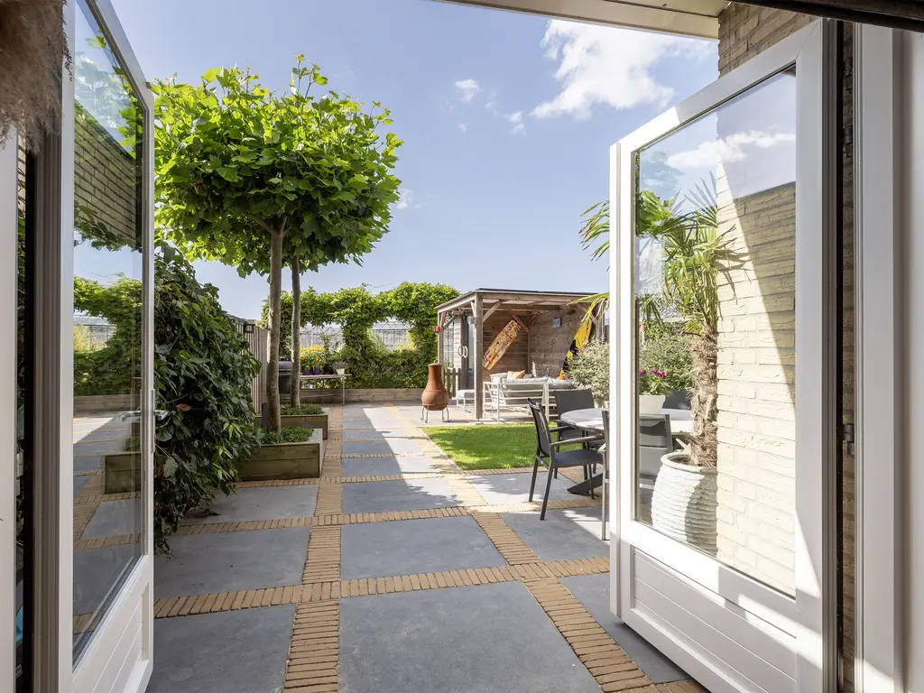 Golfslag 53, MONSTER