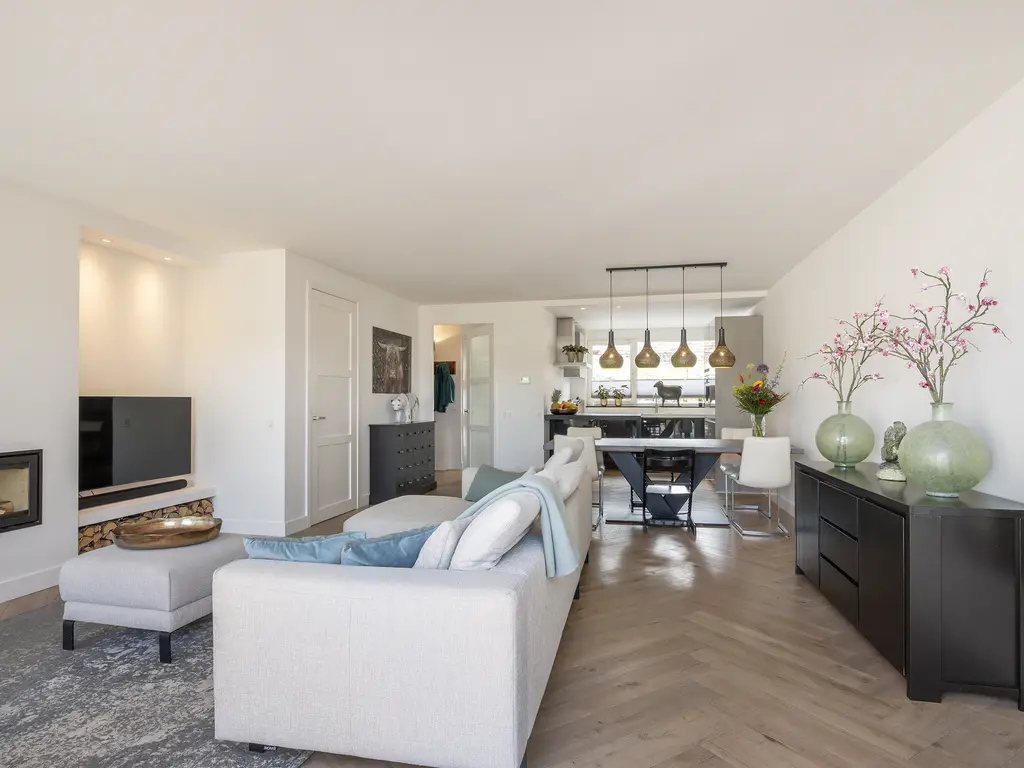 Golfslag 53, MONSTER