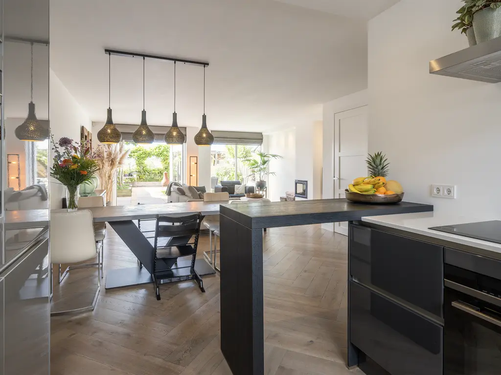 Golfslag 53, MONSTER