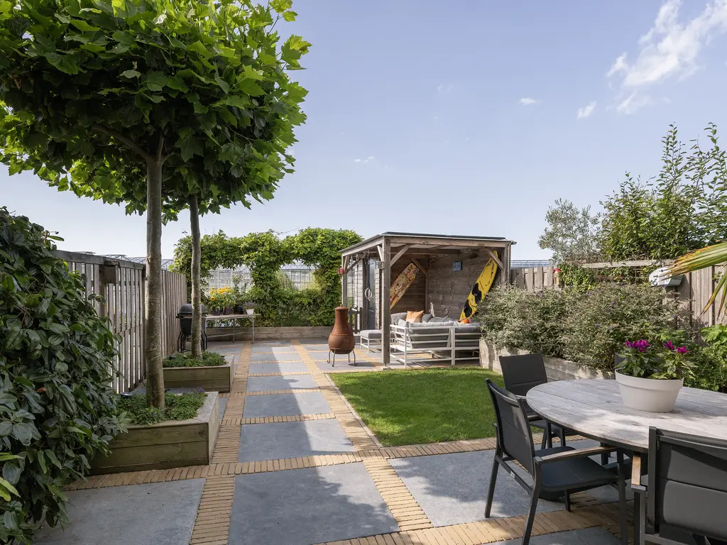 Golfslag 53, MONSTER