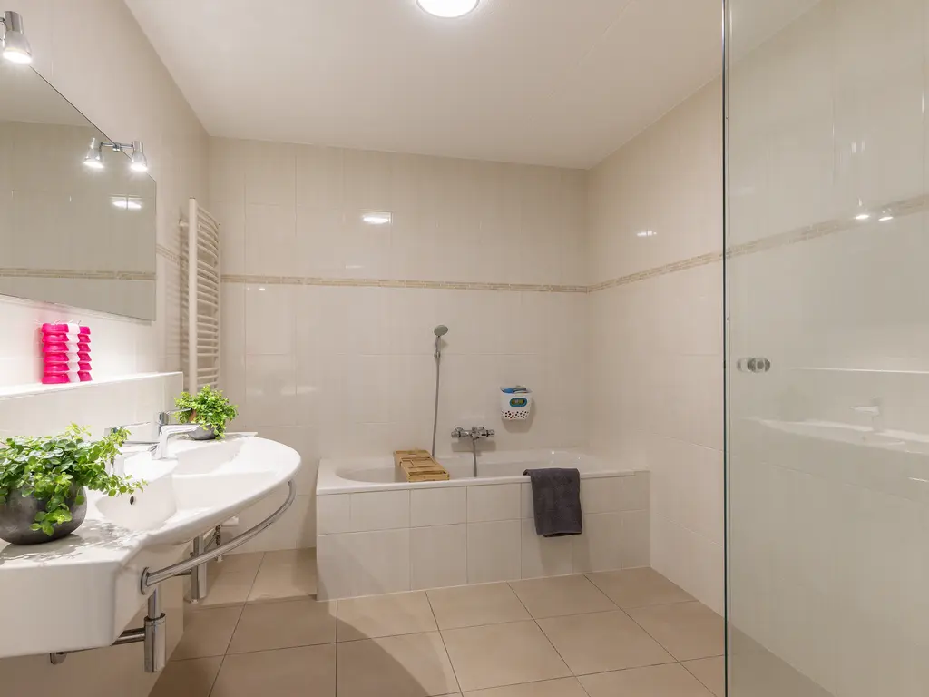 Golfslag 53, MONSTER