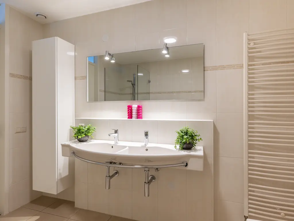 Golfslag 53, MONSTER