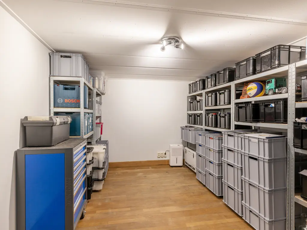 Golfslag 53, MONSTER