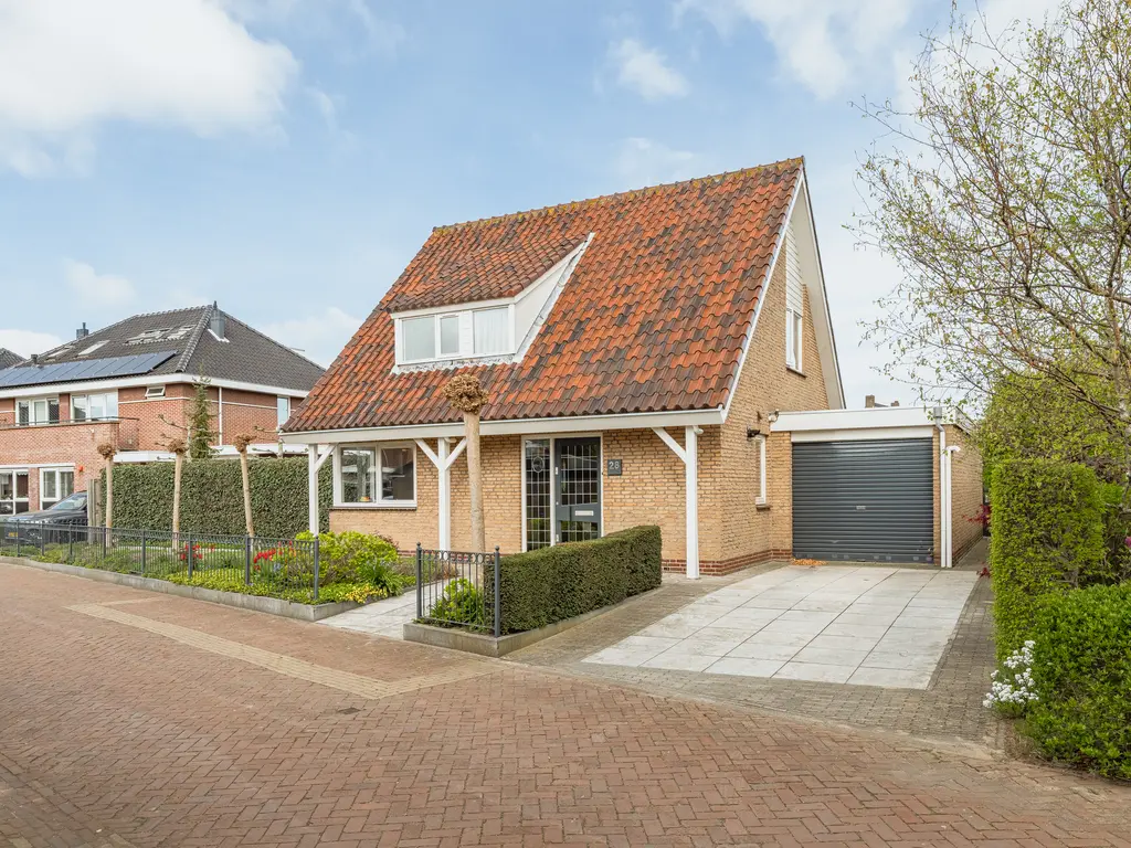 Schout 28, NAALDWIJK