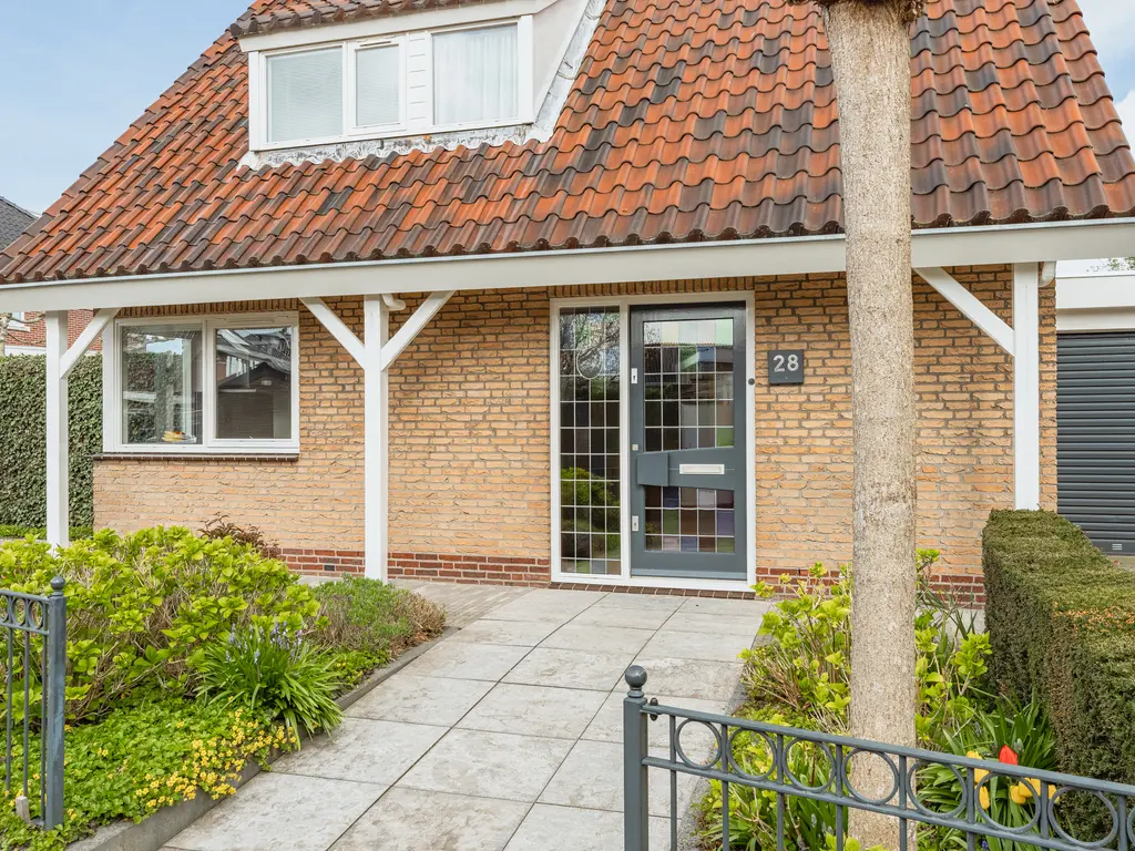 Schout 28, NAALDWIJK