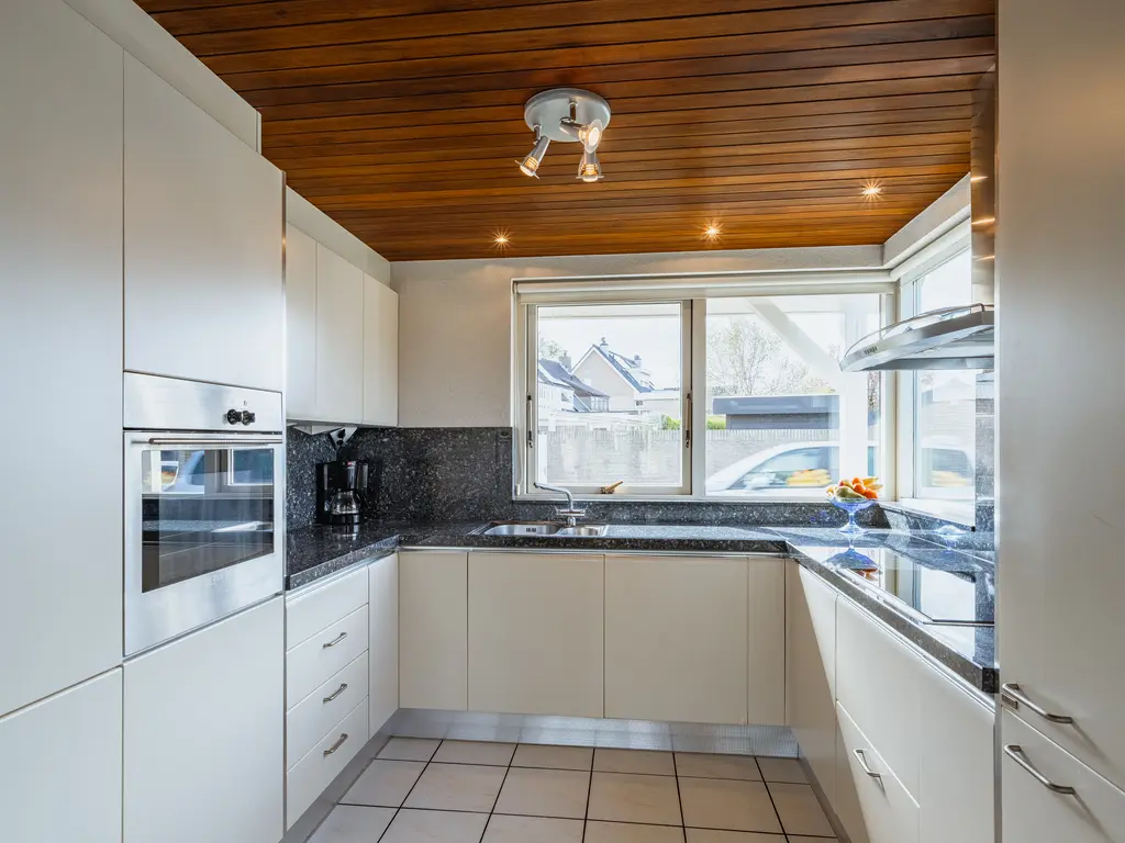 Schout 28, NAALDWIJK