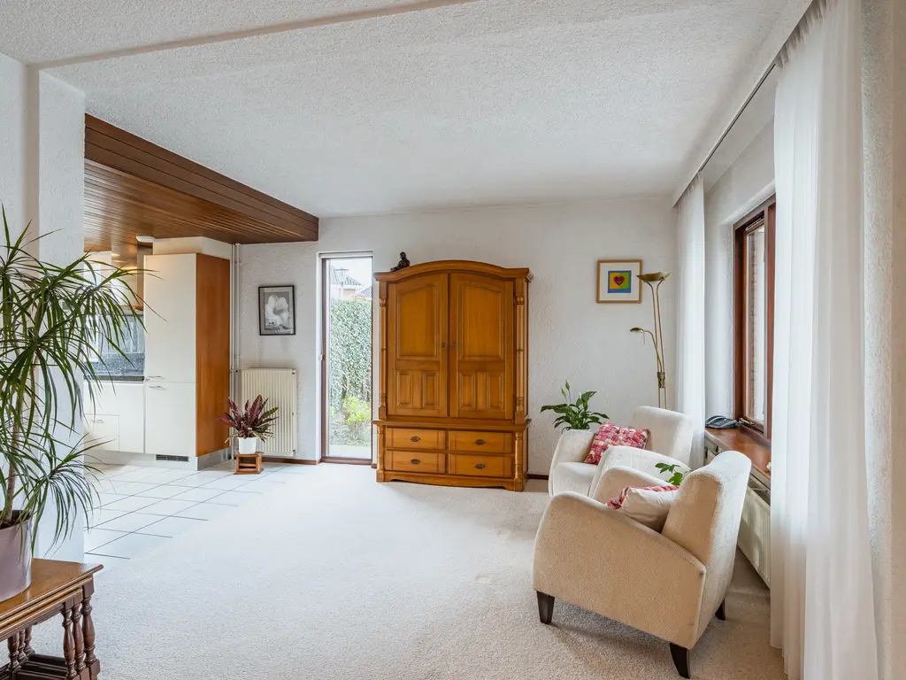 Schout 28, NAALDWIJK