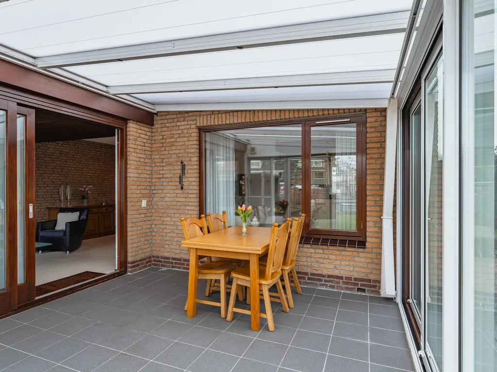 Schout 28, NAALDWIJK