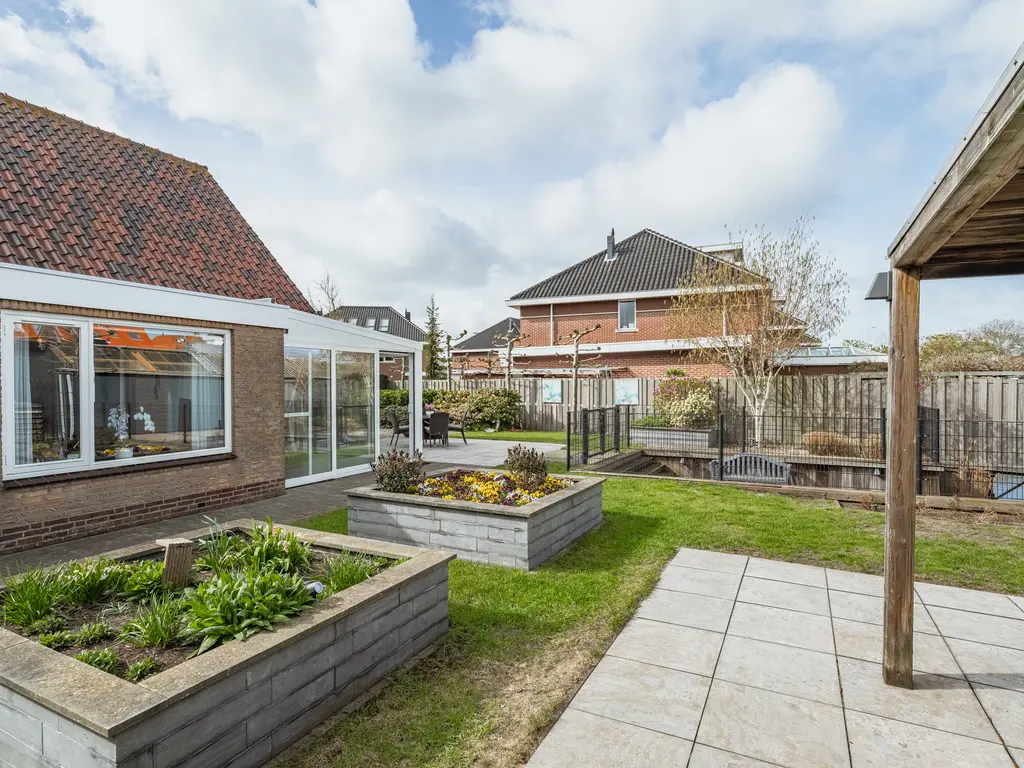 Schout 28, NAALDWIJK