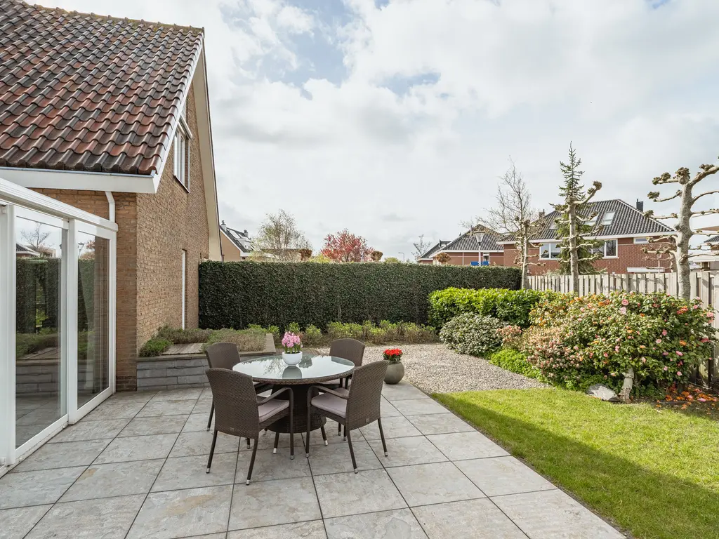 Schout 28, NAALDWIJK