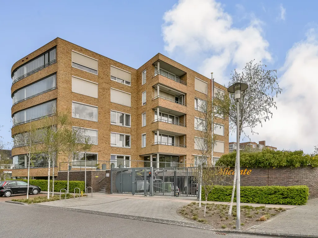 Gedempte Tankgracht 38, 'S-GRAVENZANDE