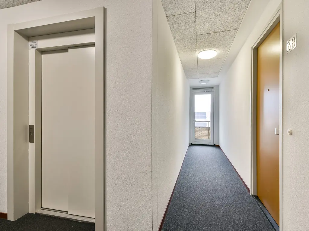 Gedempte Tankgracht 38, 'S-GRAVENZANDE