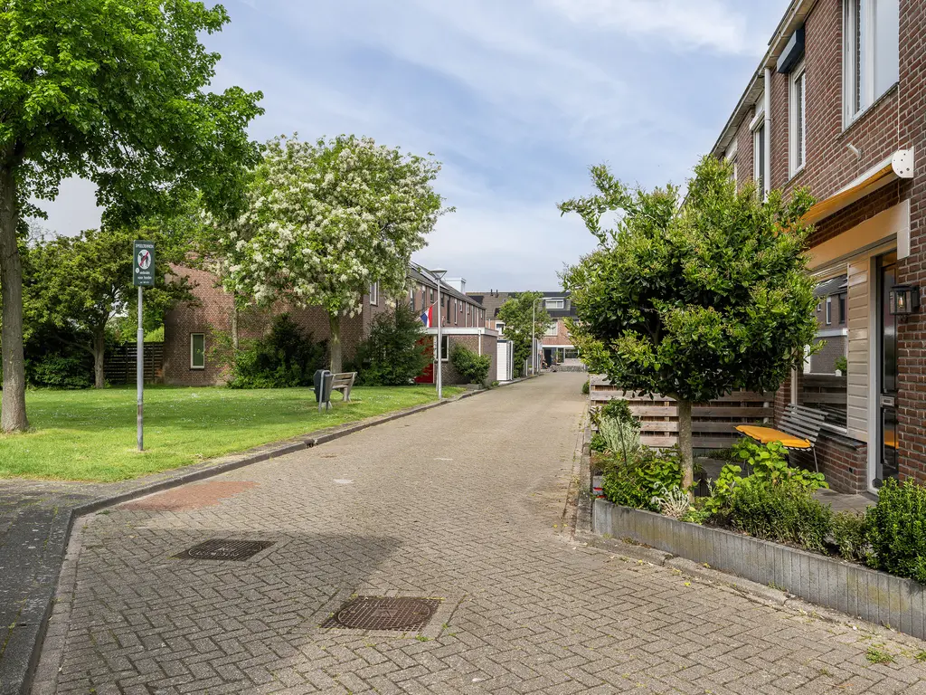 Korbeel 13, WATERINGEN