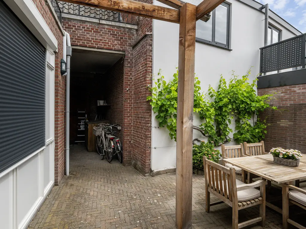Kerkstraat 2, NAALDWIJK