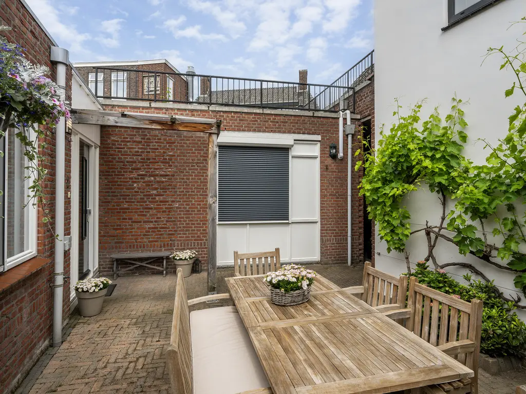 Kerkstraat 2, NAALDWIJK