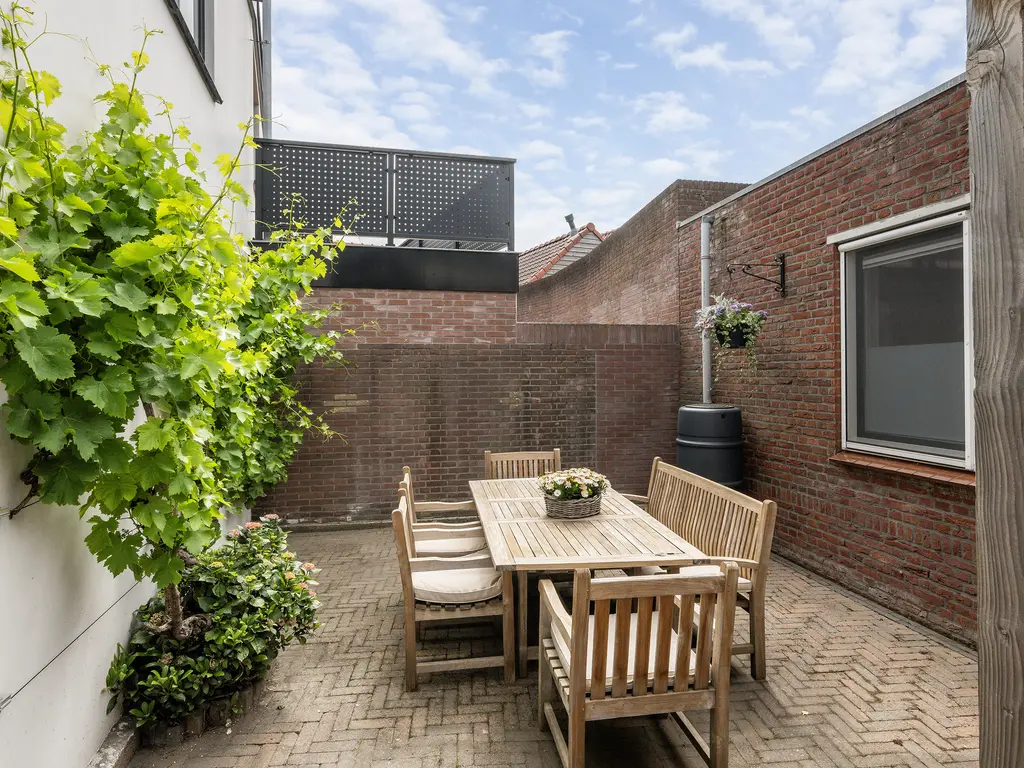Kerkstraat 2, NAALDWIJK