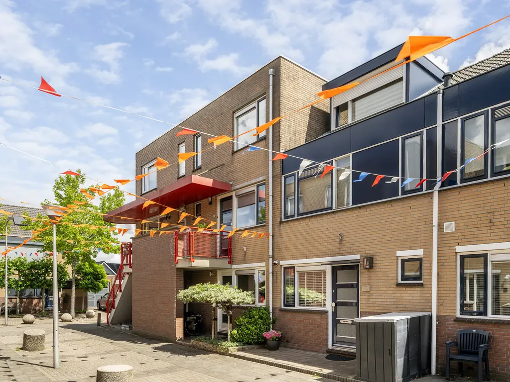 Koolmees 22, DE LIER