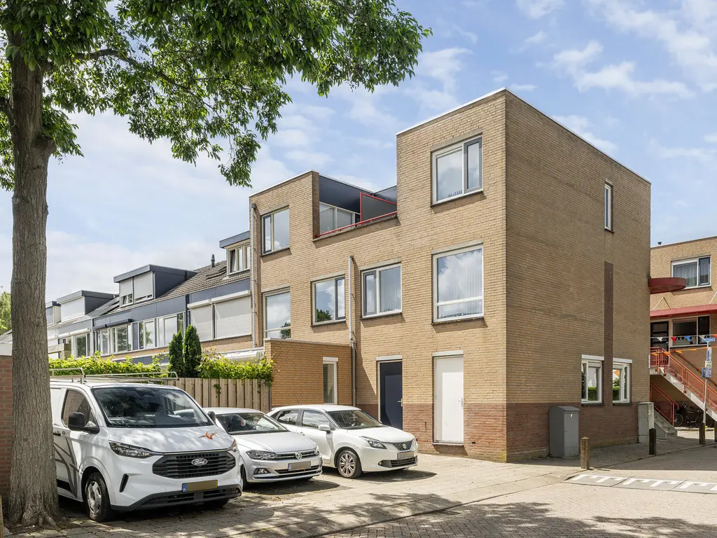Koolmees 22, DE LIER